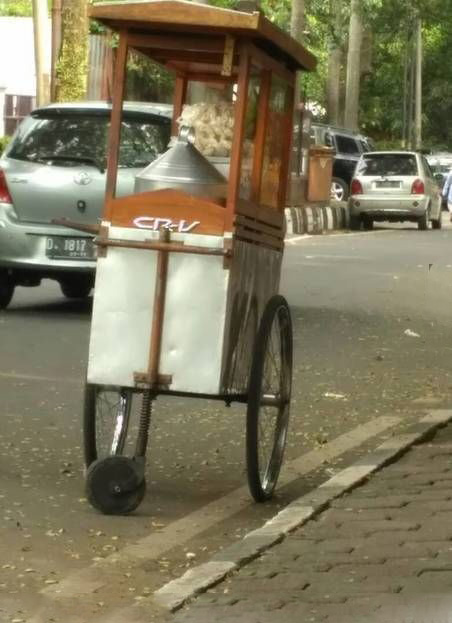 Tulisan Kocak di Gerobak Tukang Jualan