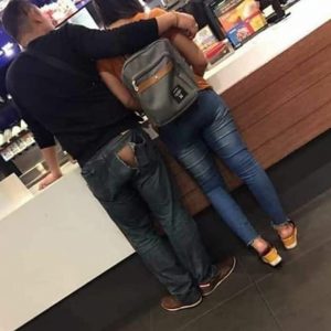 10. Gak apa-apa celana yang sobek. Asal hati masih utuh untuk kamu. Uwuwuw