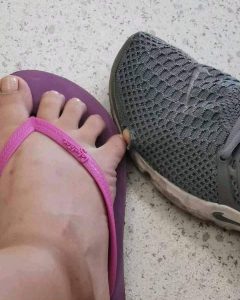 9. Mau bagaimanapun caranya, namanya jodoh pasti akan bertemu