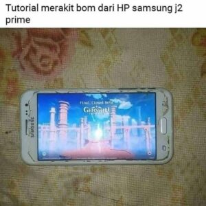 5. Gimana gak meledak, pakai HP yang keluaran baru saja gak semuanya bisa main game ini. Lha ini kok nekat main pakai HP lawas